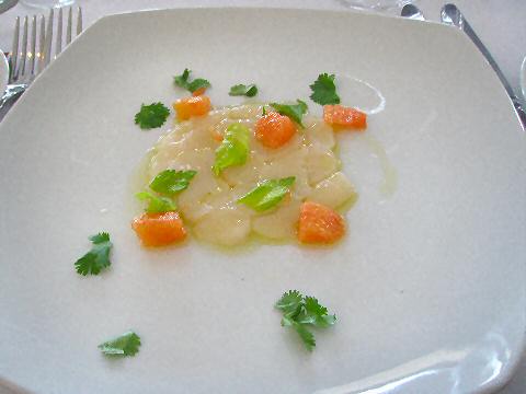 Scallops with grapefruit and cilantro