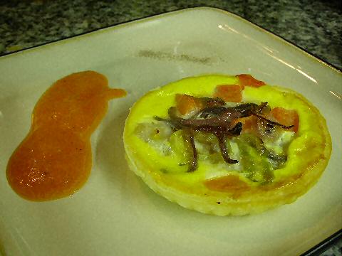 Basque cod tartlet with spicy pepper sauce