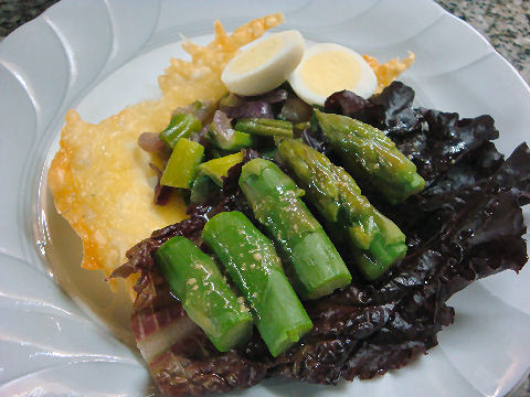 Asparagus and Caramelized Onion Salad
