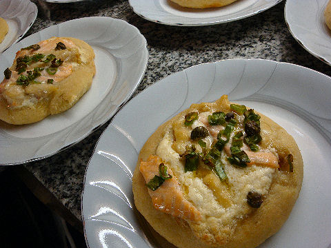 Salmon & Tigerfish Pizzetta