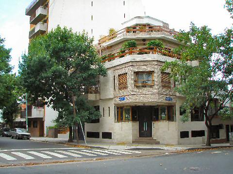 corner of 15 de noviembre de 1889 and Catamarca