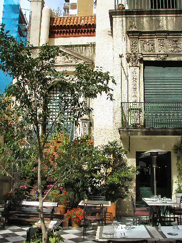 Museo Evita Restaurante courtyard