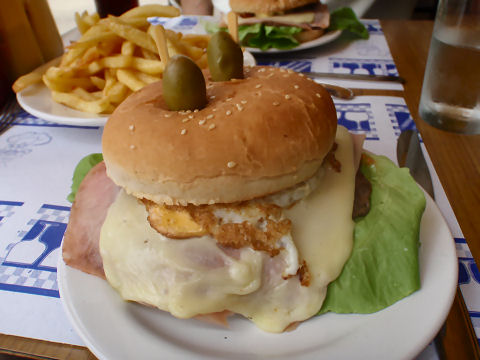 Chivito Uruguayo