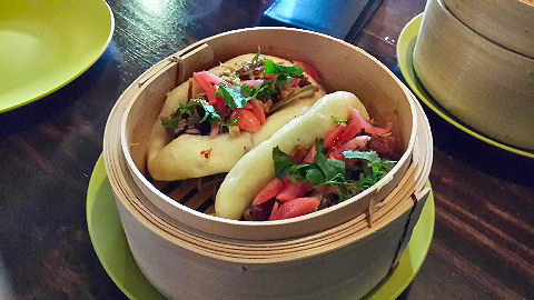 Fukuro Noodle Bar - steamed pork buns