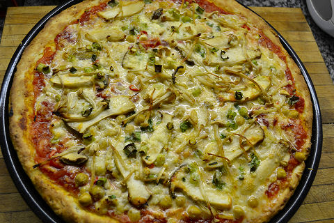 King Oyster and Enokii Mushroom pizza