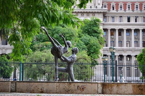 Ballet Nacional sculpture