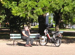 Av. Libertador - biker catching a little sun