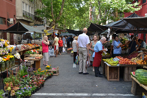 Barrio Sur market