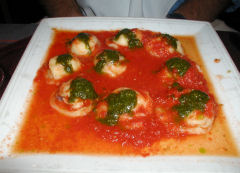 Oliverio - panzoti with pesto and tomato sauce
