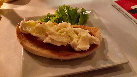 Trattoria Olivetti - bruschetta with burratta