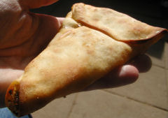 Pesaj Urbana - meat empanada - estilo arabe