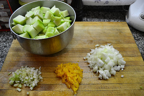 Picadillo de Chayote y Maiz