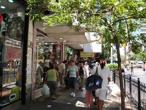 Pueyrredon walk - street scene