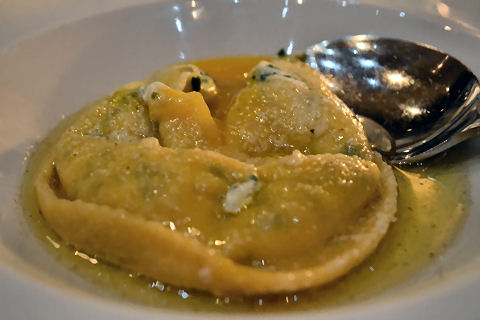 SD26 - egg yolk raviolo