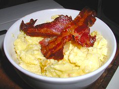 Sirop - scrambled eggs and bacon