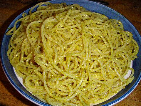 Spaghetti with butter and rawmesan