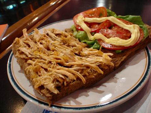 Trianon - sandwich de pavita clasico