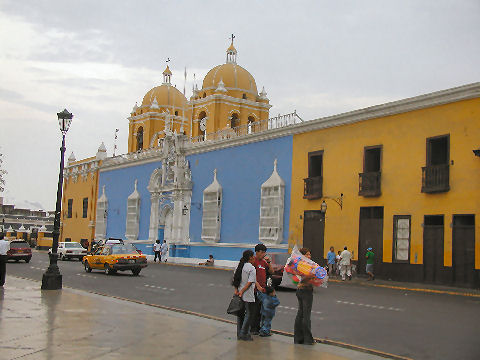 Plaza de Armas, Trujillo