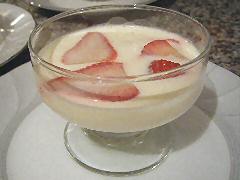 Cuajado with strawberries