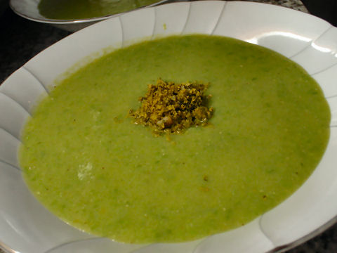 Fresh pea soup with mint pesto