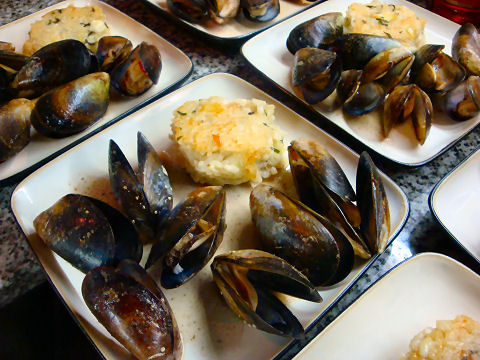 Peppered Mussels with Risotto Cakes