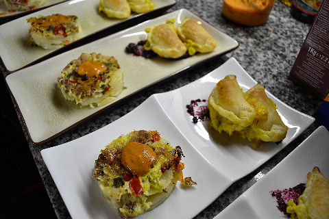 Tortilla de papas and Empanaditas de maiz