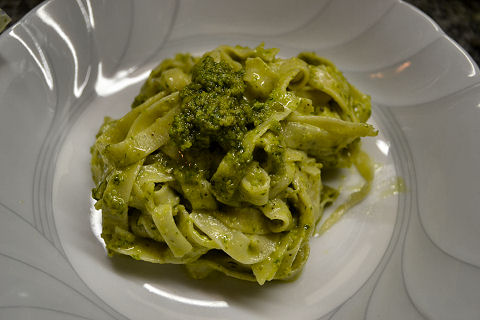 Fettucine with Peanut-Parsley Pesto