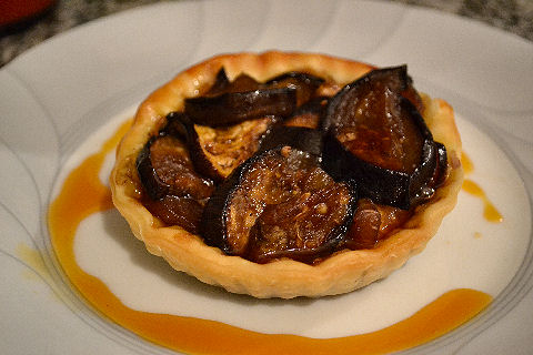 Caramelized eggplant tartlet