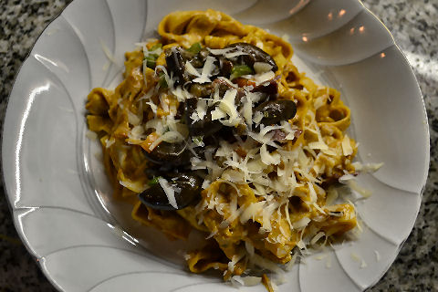 Fettucine with lamb and sundried tomato carbonara