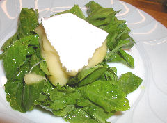 Warm Camembert with Arugula and Caramelo dressing