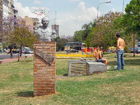 Luis Jorge Fontana monument