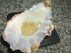 Oyster with smoke pearl