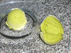 Pistachio coulant