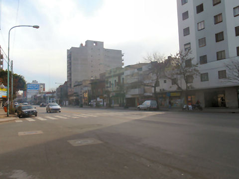 Walk along Avenida Alvarez Thomas