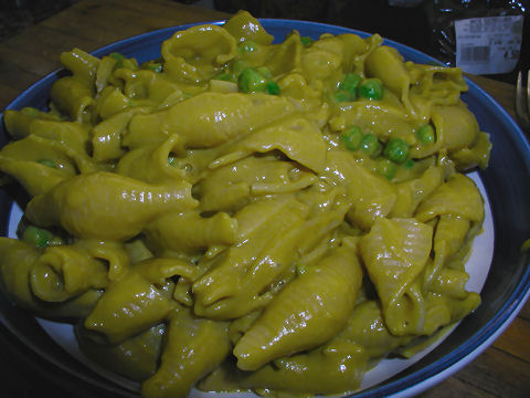 Avocado shells and cheese