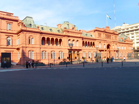 Balcarce walk - Casa Rosada