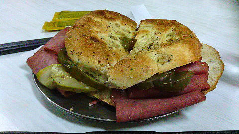 Bar Pinon - pretzlej with pastrami and pickles