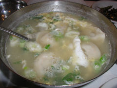 Bi Won - soup with dumplings