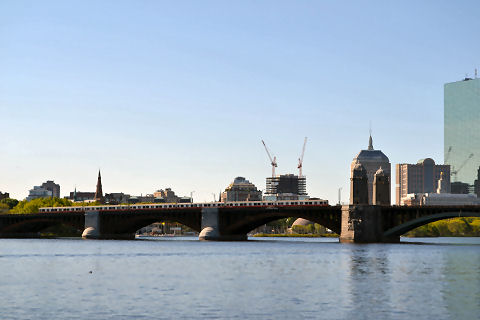 Boston - tram on the salt and pepper bridge