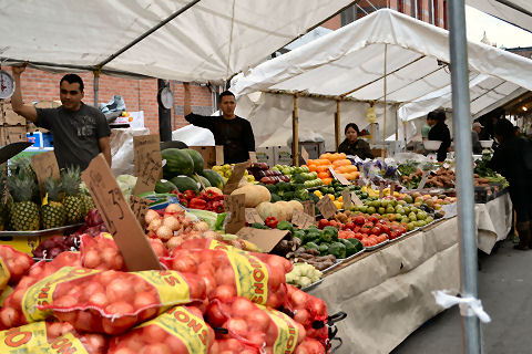 fruit and vegetable market