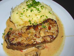 Brasserie Berry - steak with mushroom sauce