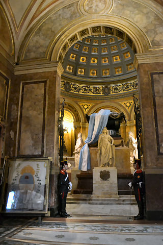 Catedral Metropolitano - Mausoleum of San Martín