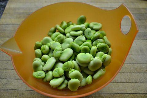 Preparing Fava Beans