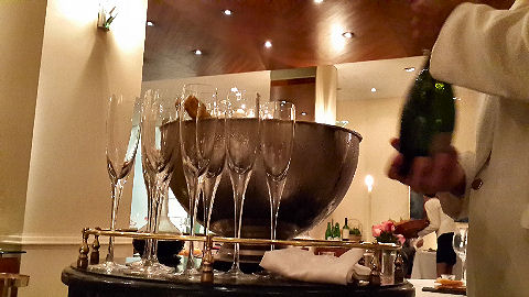La Bourgogne - champagne service