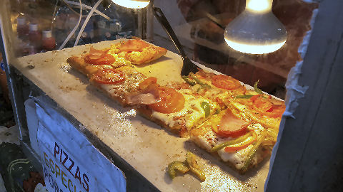 Pizza on the streets of La Paz