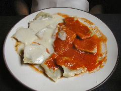 Lo de Jose - raviolis de verduras con salsa mixta