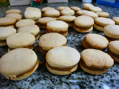 Alfajores maicenas practice