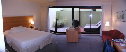 Melia Confort hotel room