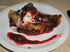 Mitico Sur - crepes con frutos rojos