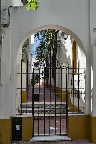 Montaneses gate